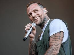 Kontra K Ehefrau BILD – was wirklich über sein Privatleben bekannt ist kontra k ehefrau bild