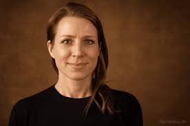 Josefine Cox: Alter, Beruf, Musik Bewegt & Ehe mit Herbert Grönemeyer Josefine Cox