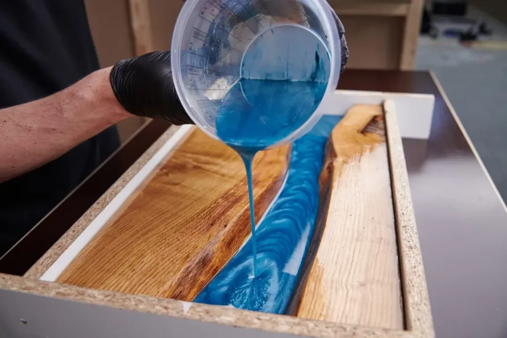 Epoxidharz Tisch selber bauen: Anleitung, Materialien und Tipps für ein einzigartiges Möbelstück Epoxidharz Tisch