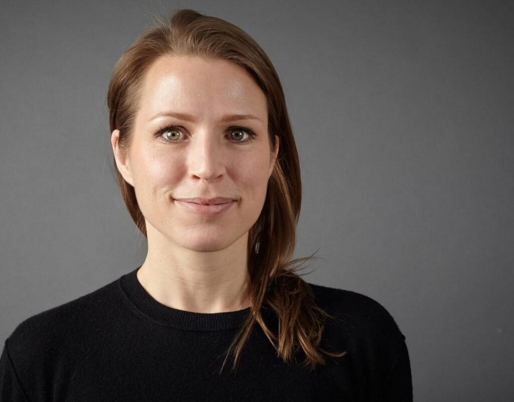 Josefine Cox